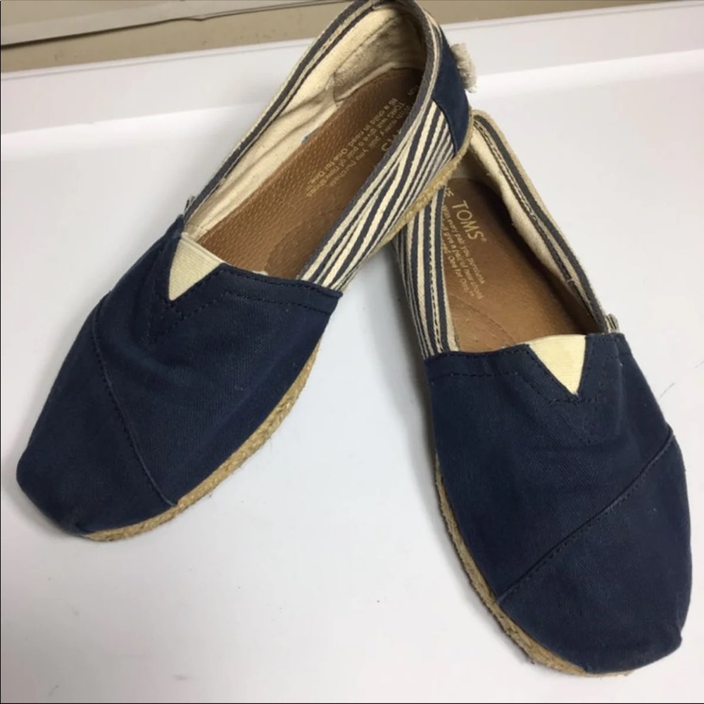 Toms